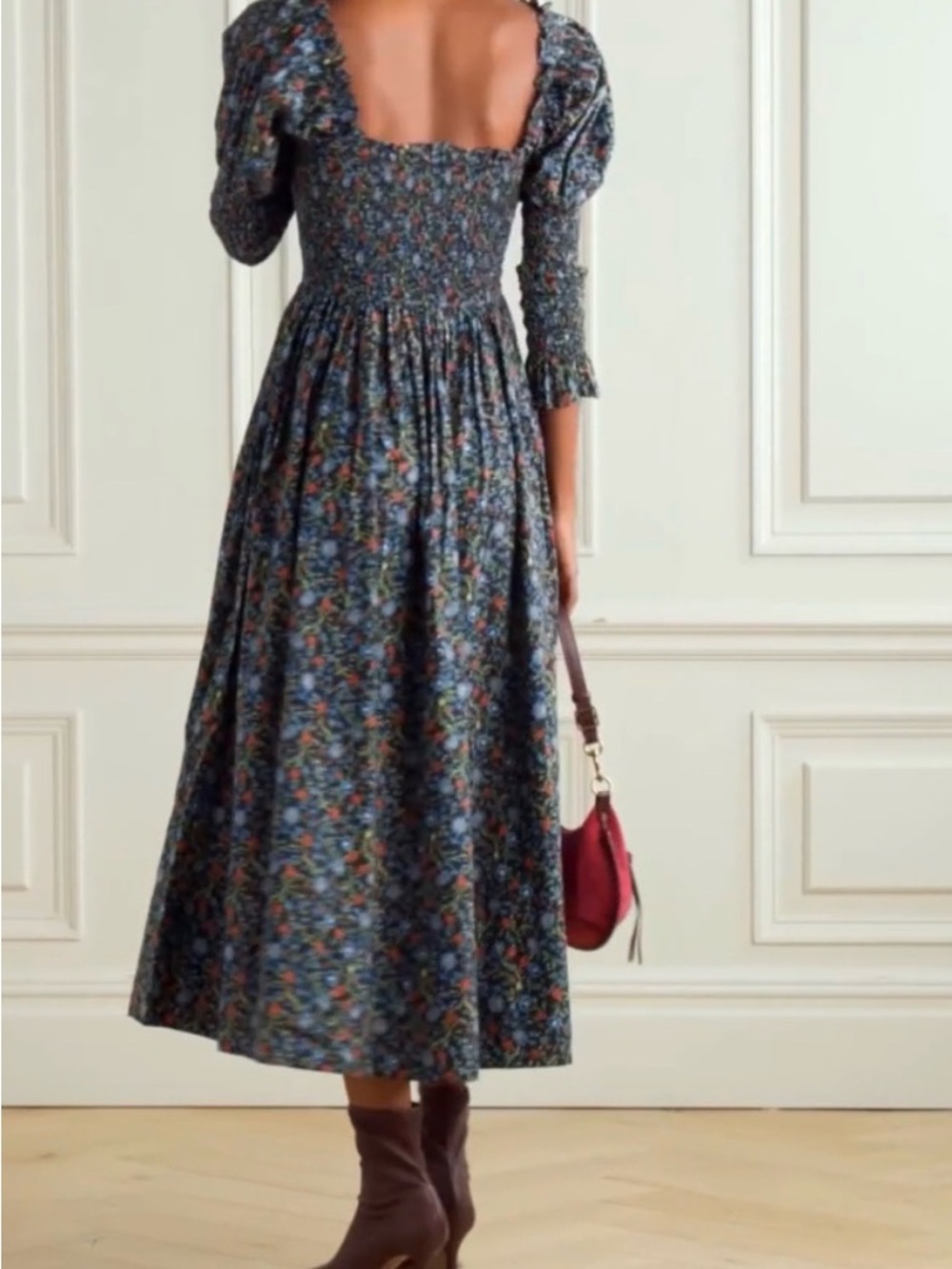Doen Smocked Square Neck Floral Maxi Dress in Navy - Picture 2 of 5